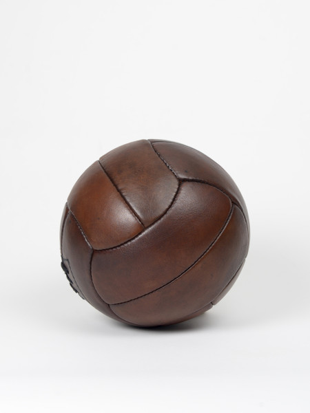 ballon de football vintage en cuir tiento 1930