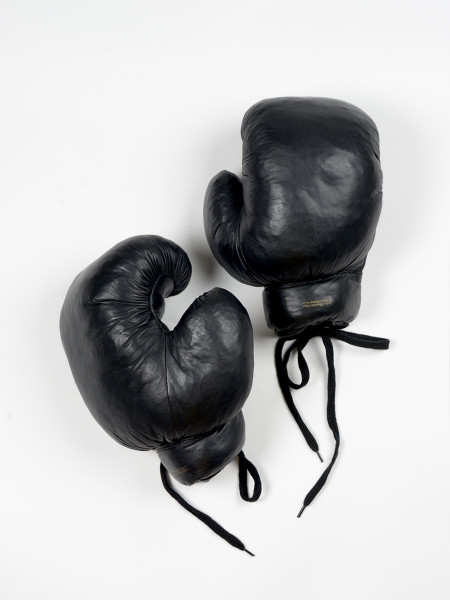 gants de boxe vintage en cuir noir